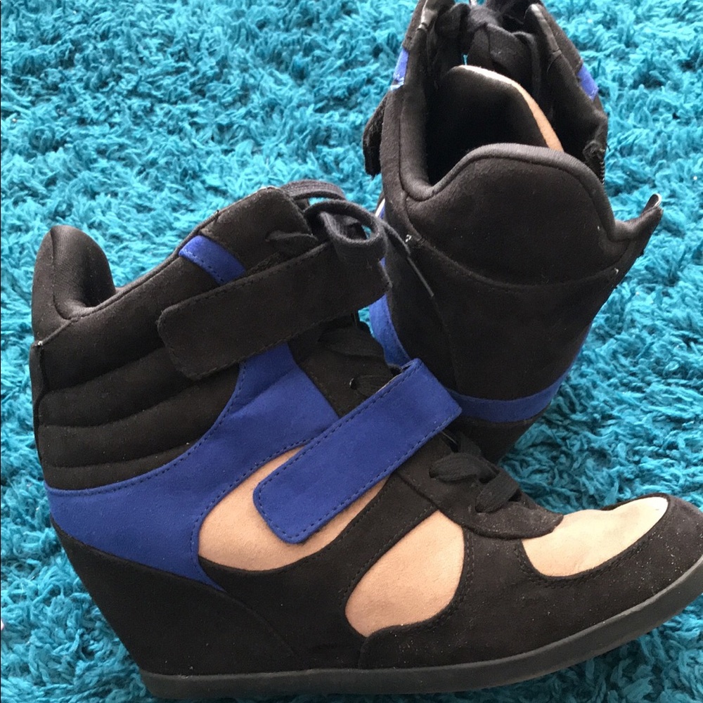 Vera Wang Wedge Sneakers